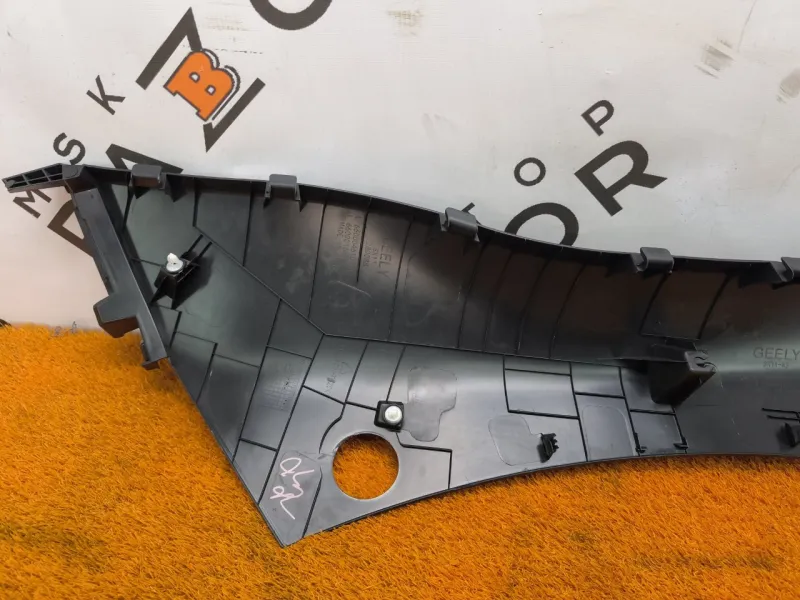 Накладка на стойку кузова