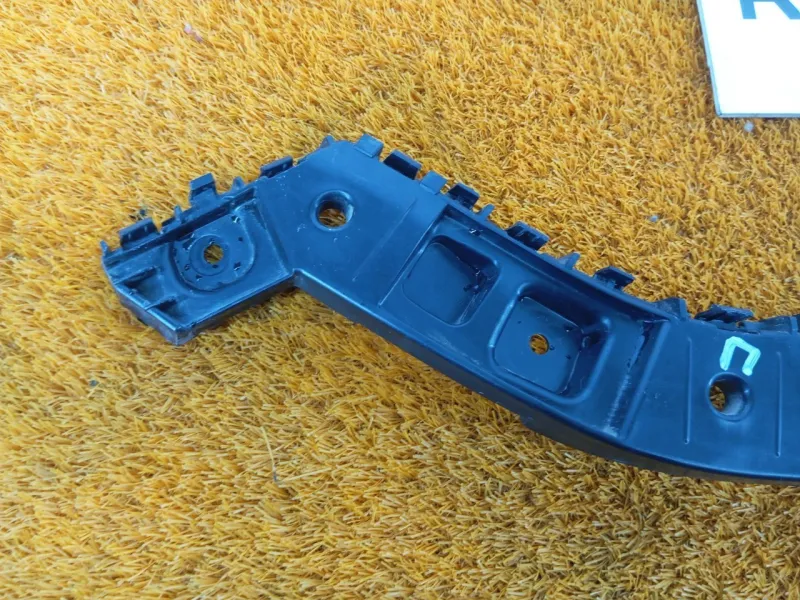 Крепление бампера