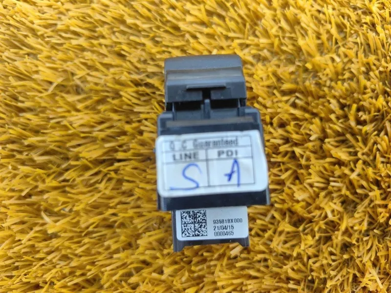 Кнопка стеклоподъемника