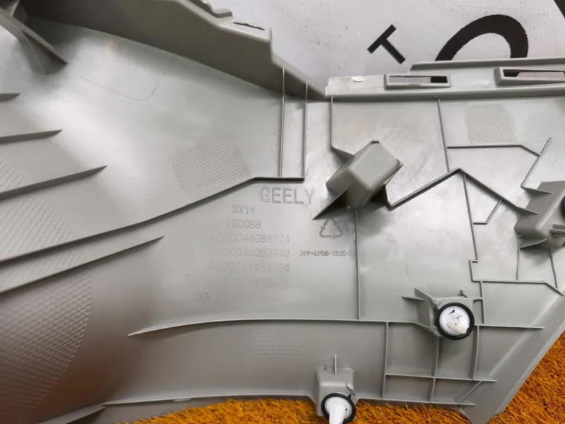 Накладка на стойку кузова