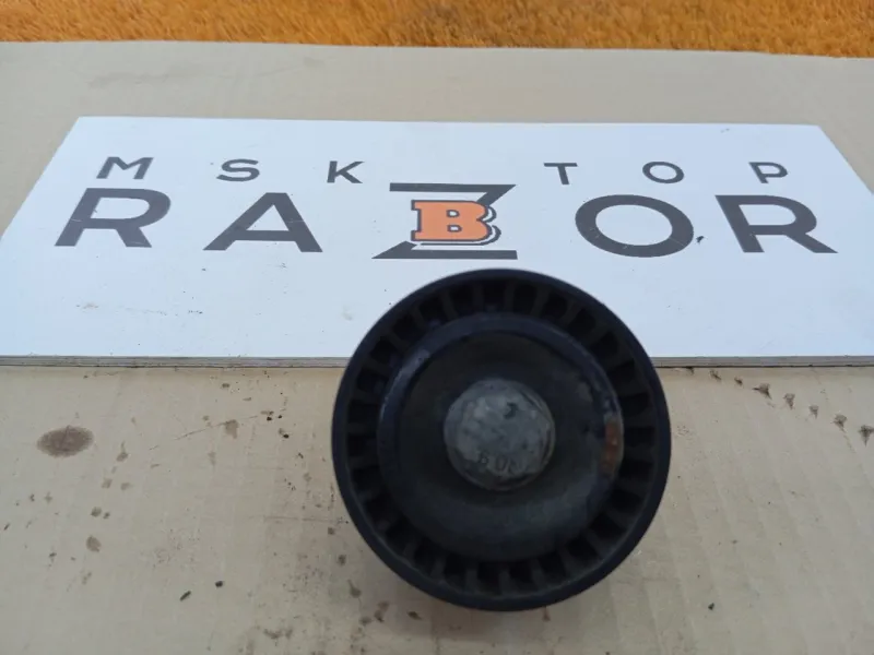 Ролик обводной навесного оборудования