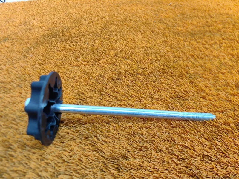 Крепление запасного колеса