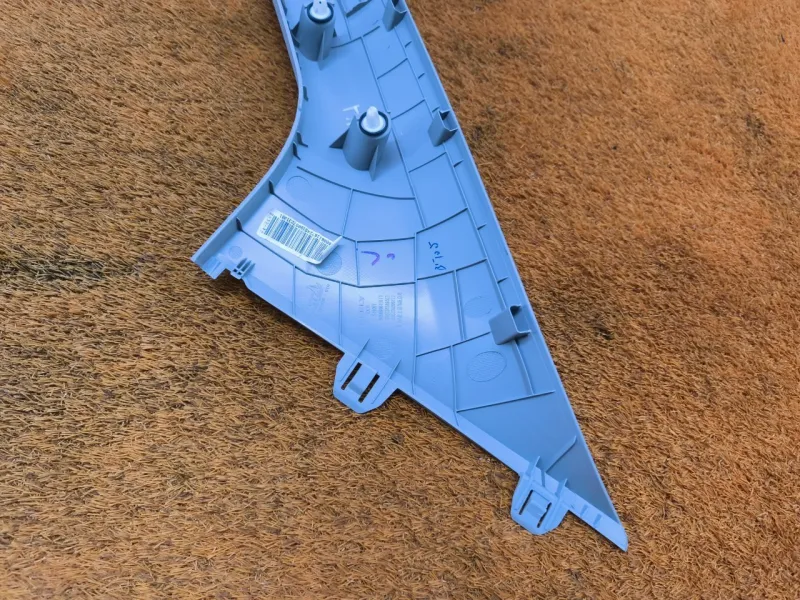 Накладка на стойку кузова