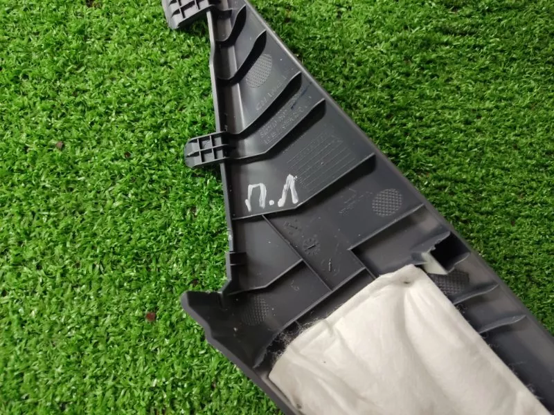 Накладка на стойку кузова