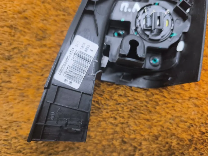 Уголок двери