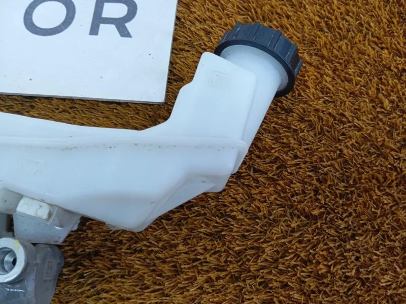 Главный тормозной цилиндр