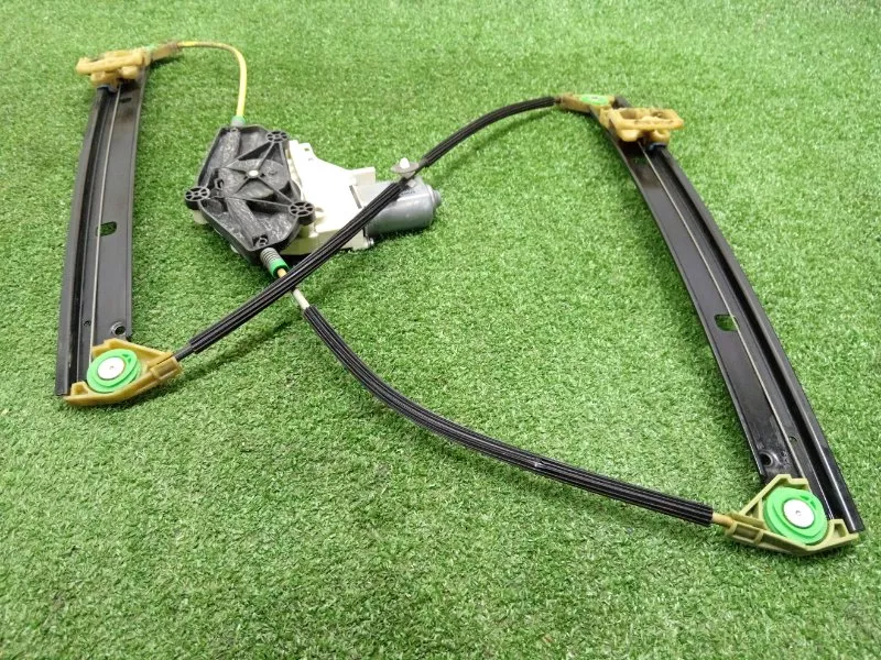 Стеклоподъемник Audi A4 2010 8K0837462E B8, передний правый