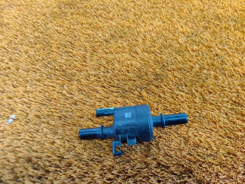 Клапан вентиляции топливного бака