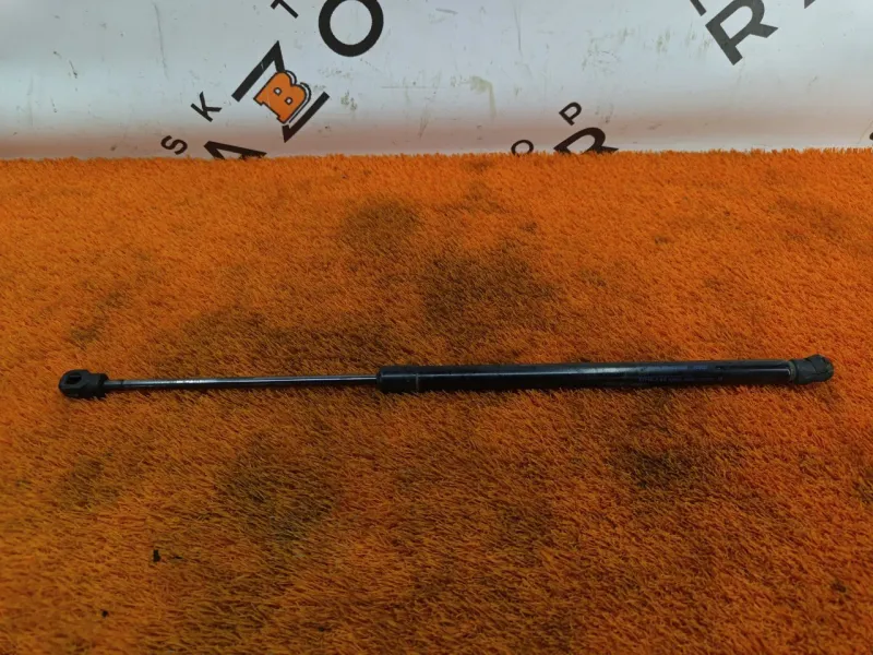 Амортизатор крышки багажника