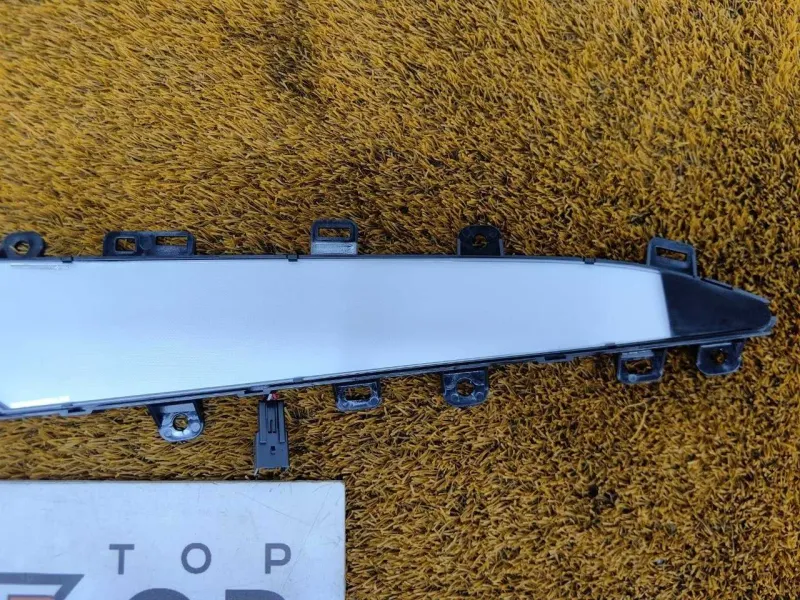 Накладка обшивки двери