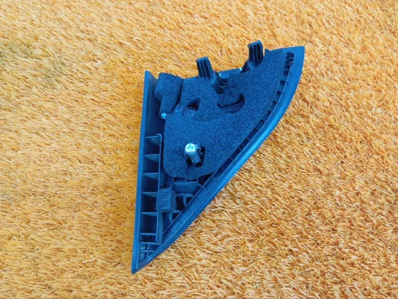 Уголок двери