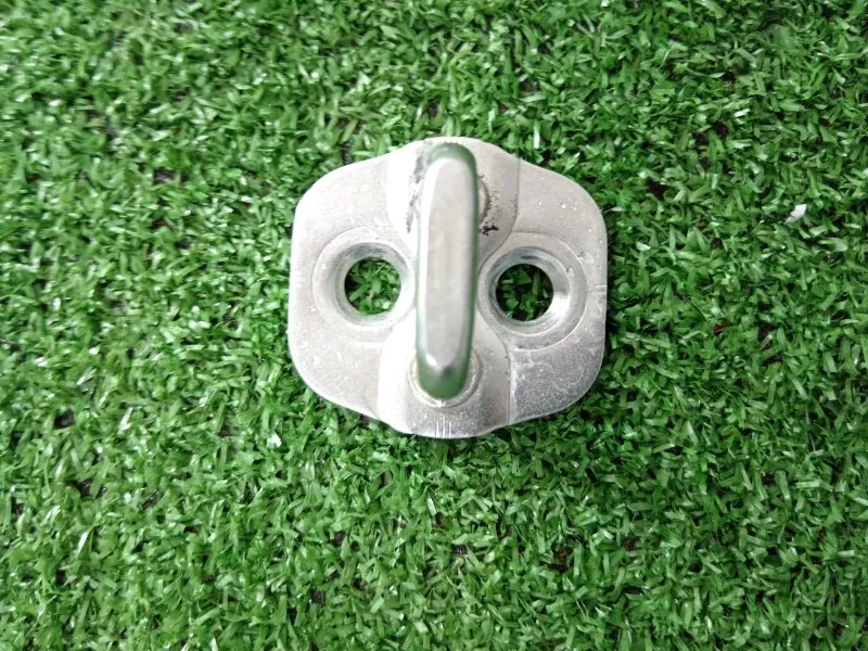 Ответная часть замка двери