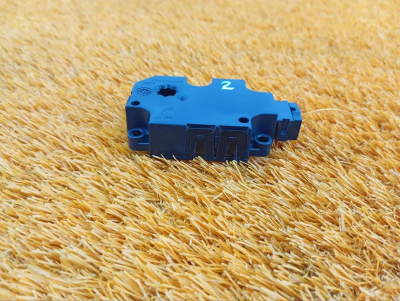 Моторчик заслонки печки