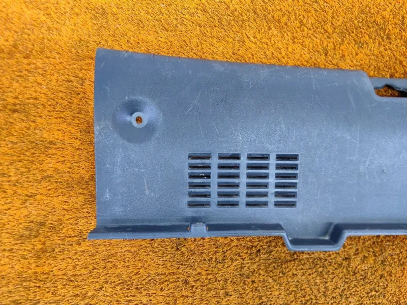 Накладка замка багажника