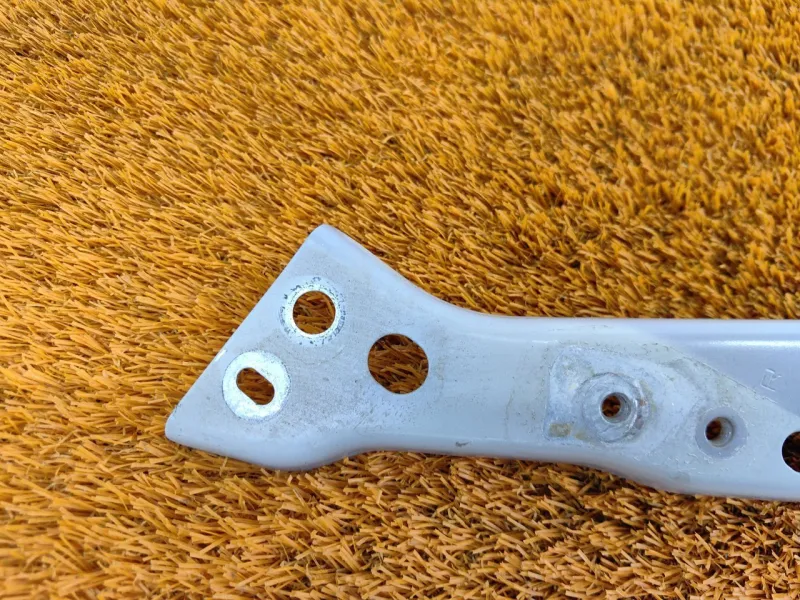 Крепление фары