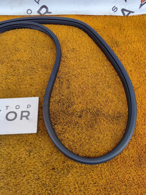 Уплотнитель проема двери