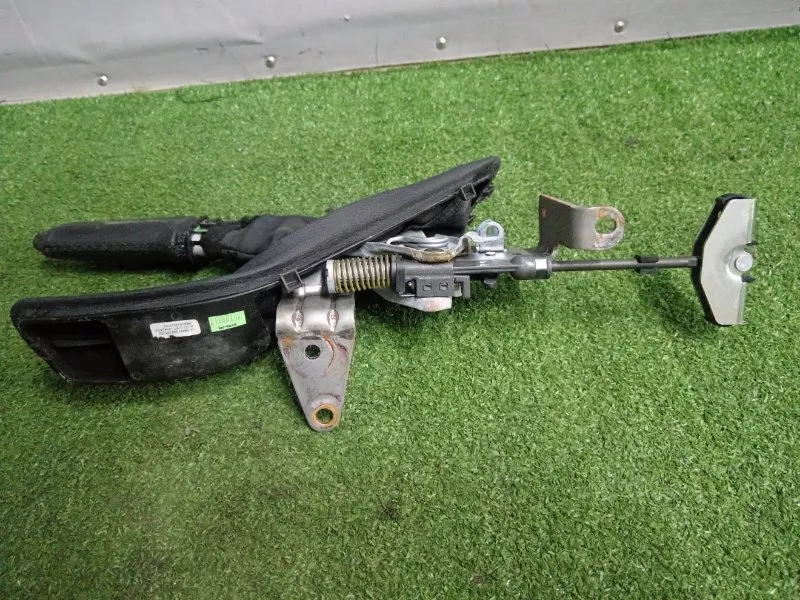 Рычаг стояночного тормоза