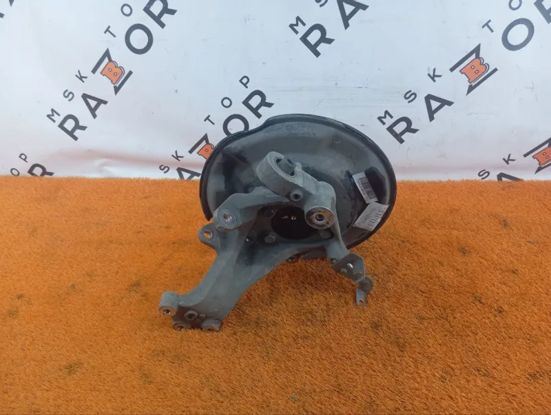 Кулак поворотный