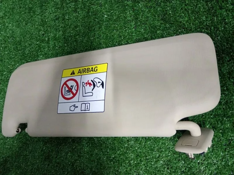 Козырек солнцезащитный