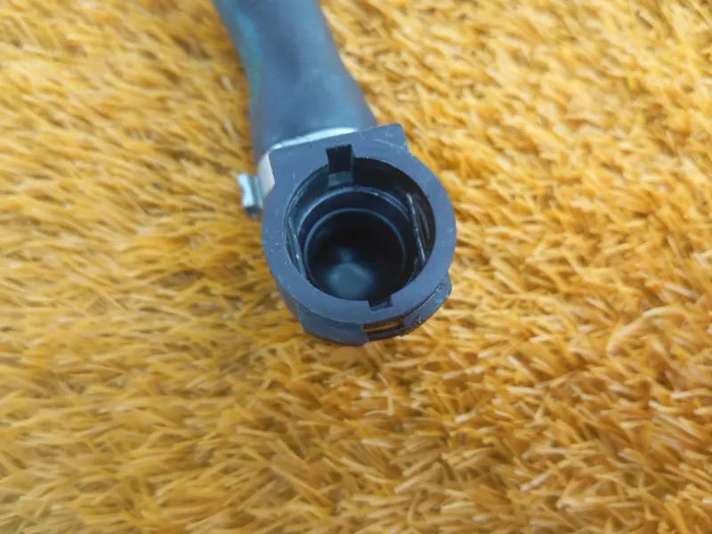 Трубка системы охлаждения