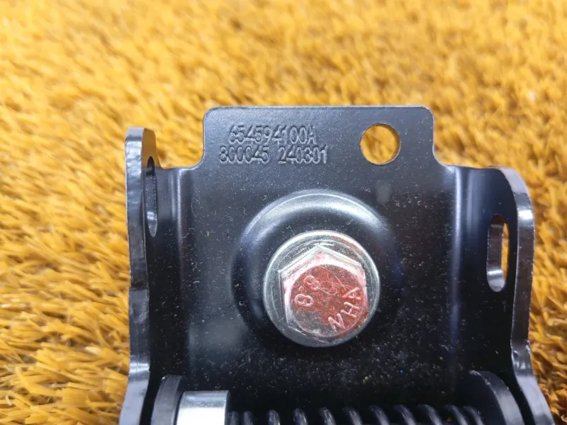 Ответная часть ремня безопасности