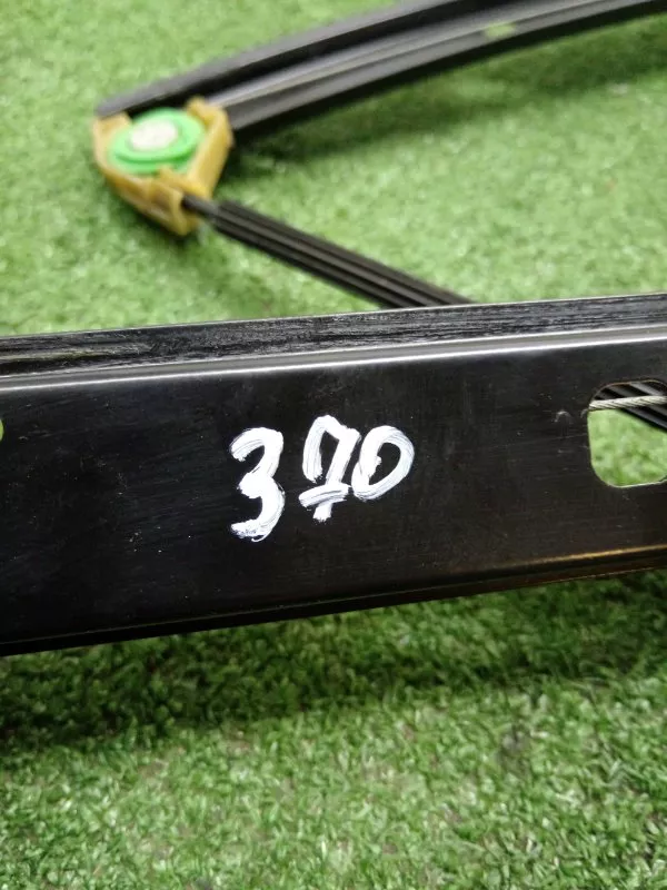 Стеклоподъемник Audi A4 2010 8K0837462E B8, передний правый