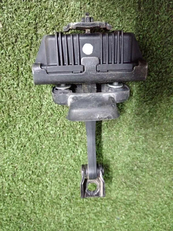 Ограничитель двери