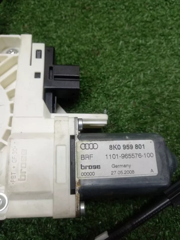 Стеклоподъемник Audi A4 2008 8K0837461 B8, передний левый