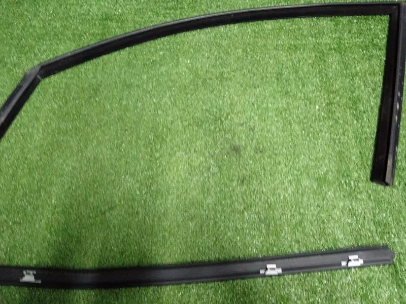 Уплотнитель стекла двери