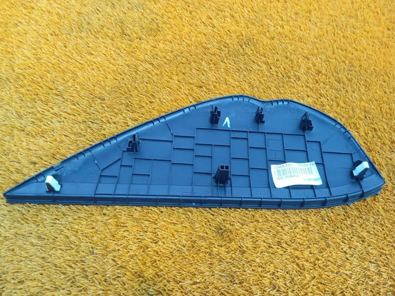 Накладка на торпедо