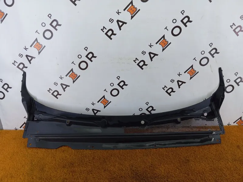 Решетка под лобовое стекло