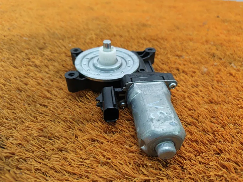 Мотор стеклоподъемника