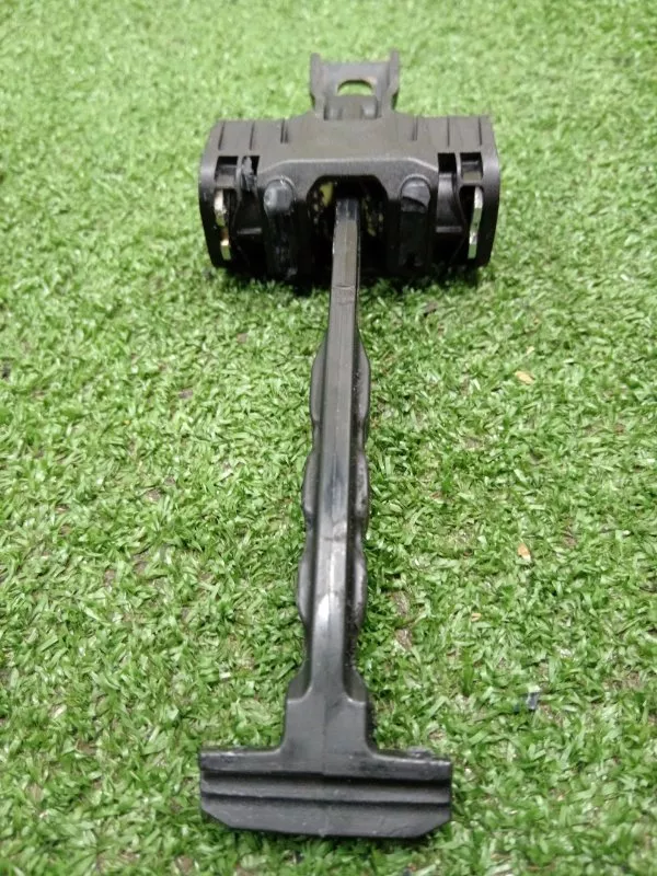 Ограничитель двери