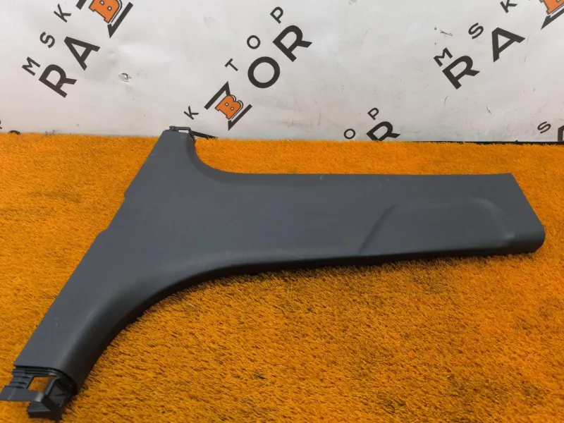 Обшивка центральной стойки