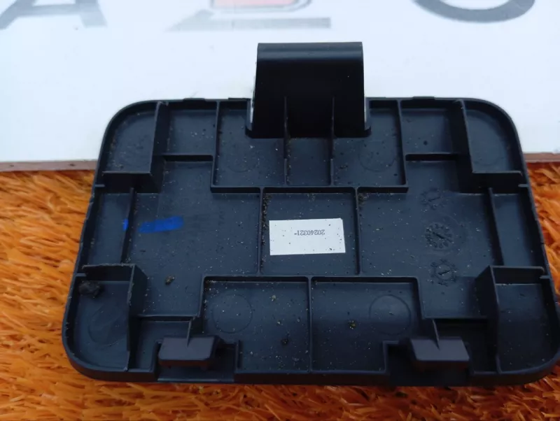 Обшивка двери багажника