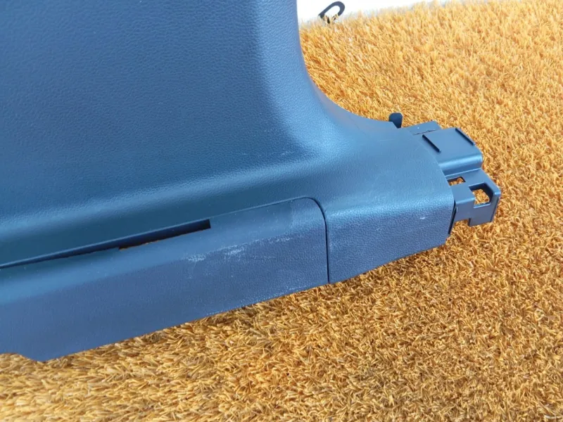 Обшивка центральной стойки