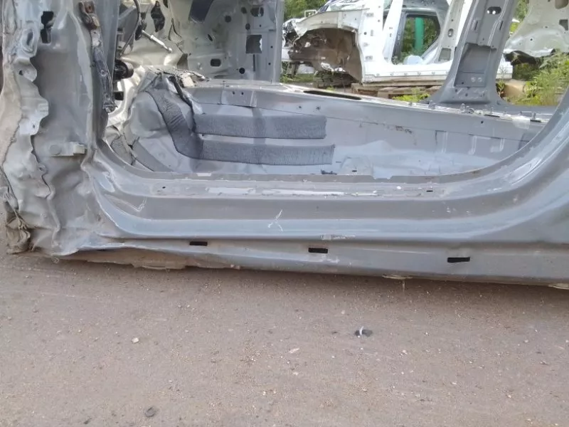 Порог с центральной стойкой