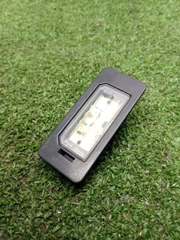 Плафон подсветки багажника