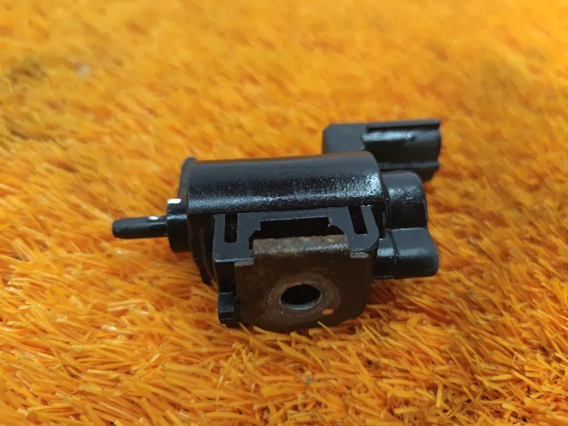 Клапан вентиляции топливного бака