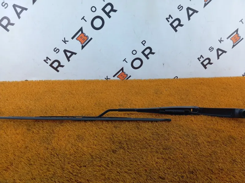 поводок стеклоочистителя