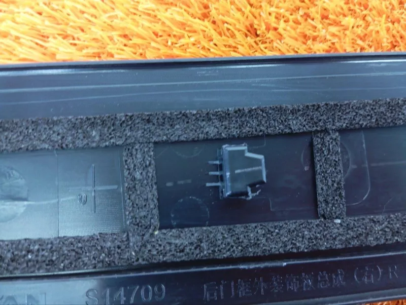 Накладка двери