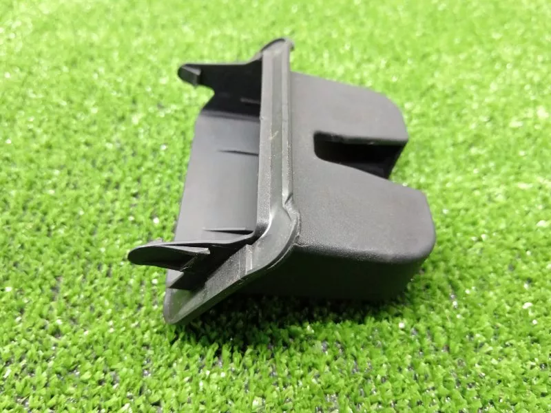 Накладка замка багажника