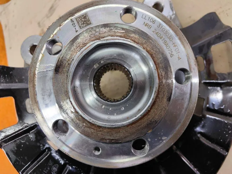 Кулак поворотный