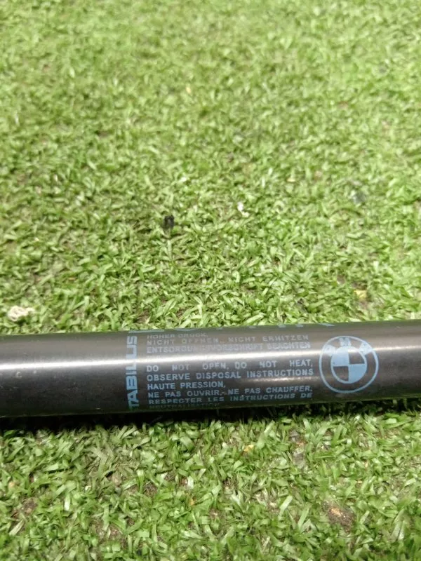 Амортизатор багажника