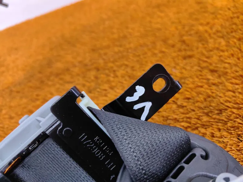 Ремень безопасности