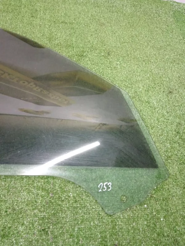 Стекло двери BMW X5 2007 51337137014 E70, переднее правое