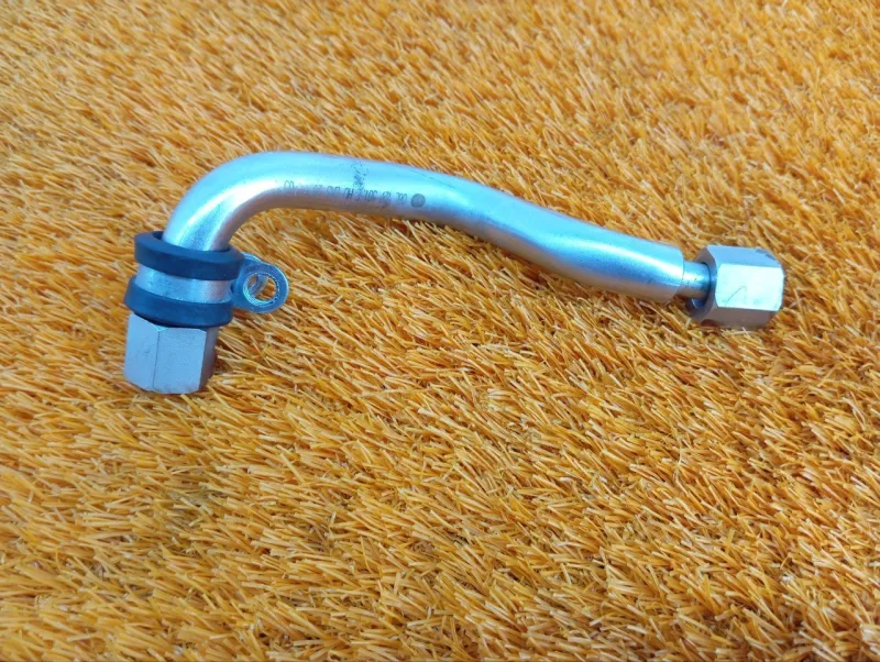 Трубка топливная