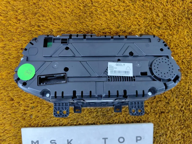 Панель приборов