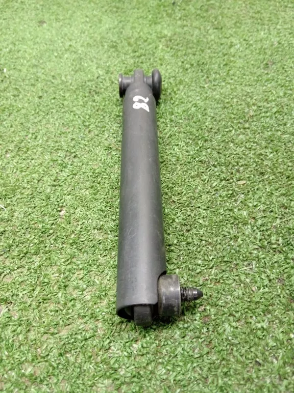 Амортизатор крышки багажника