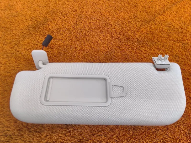 Козырек солнцезащитный